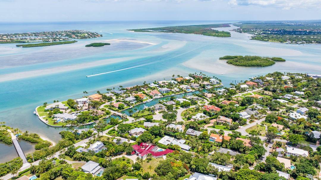 Rare Protected Waterfront Elevated Lot Deep Water Access to the InletA rare opportunity in South Sewall's Point, this 6 bedroom, 4.