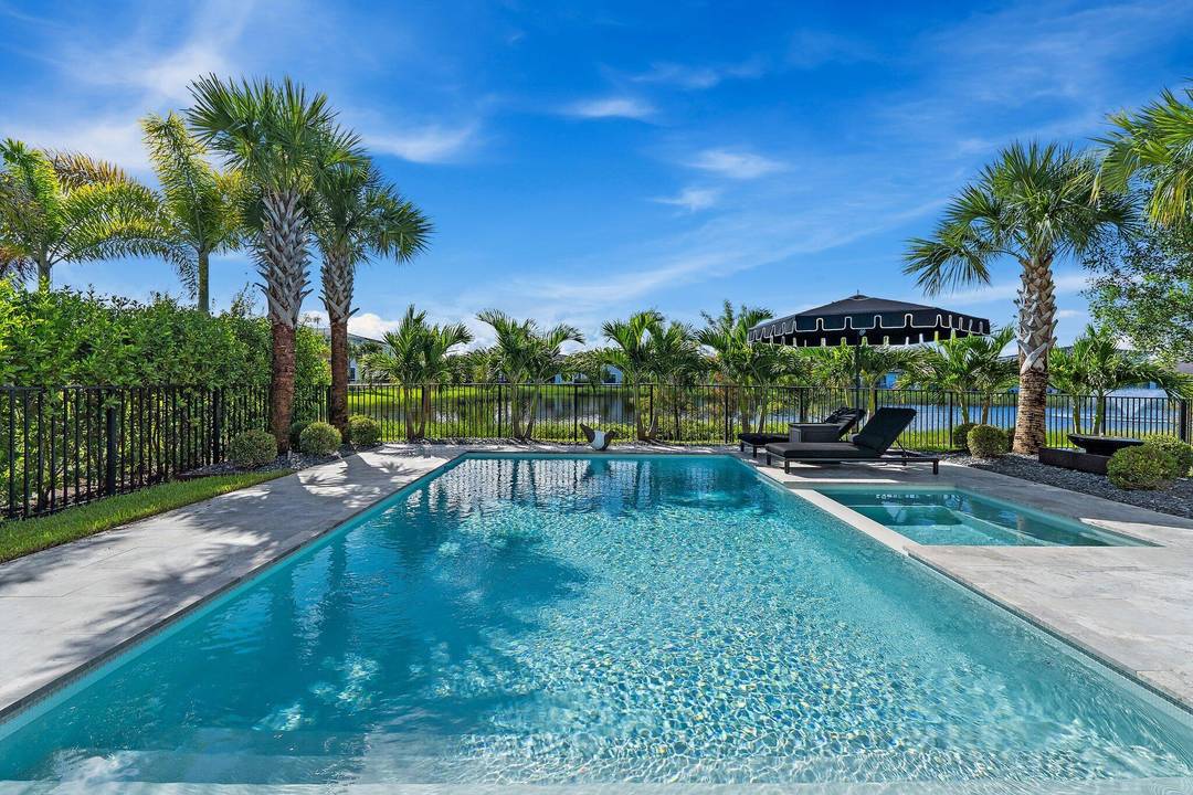 Avenir New Construction Luxury Home Palm Beach GardensWelcome to Solana Bay at Avenir, the newest premier neighborhood in Palm Beach Gardens.