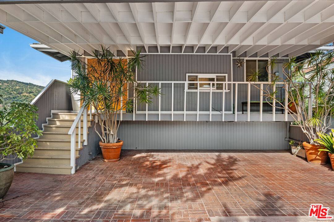 2843 Lambert Dr 2BR Hollywood Hills East La