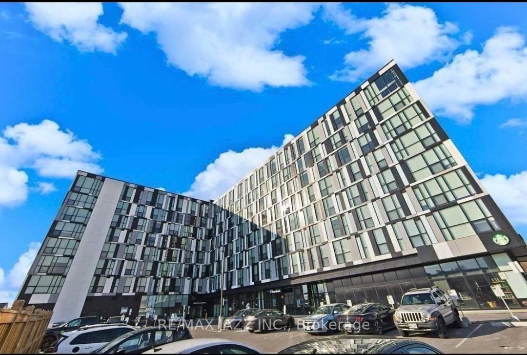 A bright, spacious amp ; fully furnished studio ideal for students, professionals, downsizers or seniors.