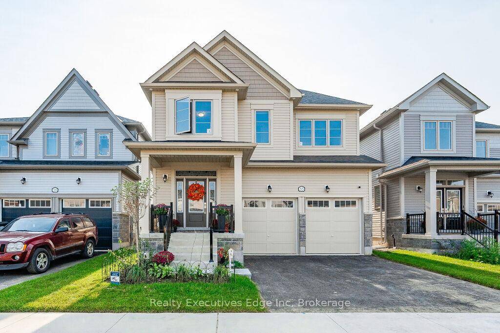 Presenting a magnificent 4 bedroom residence, situated in an enviable location, offering an impressive 2, 700 square feet of total refined living space.