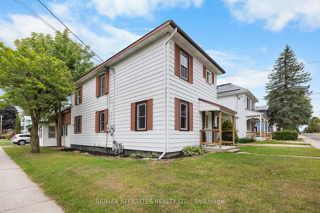 This charming property offers incredible potential for both homeowners and investors alike.