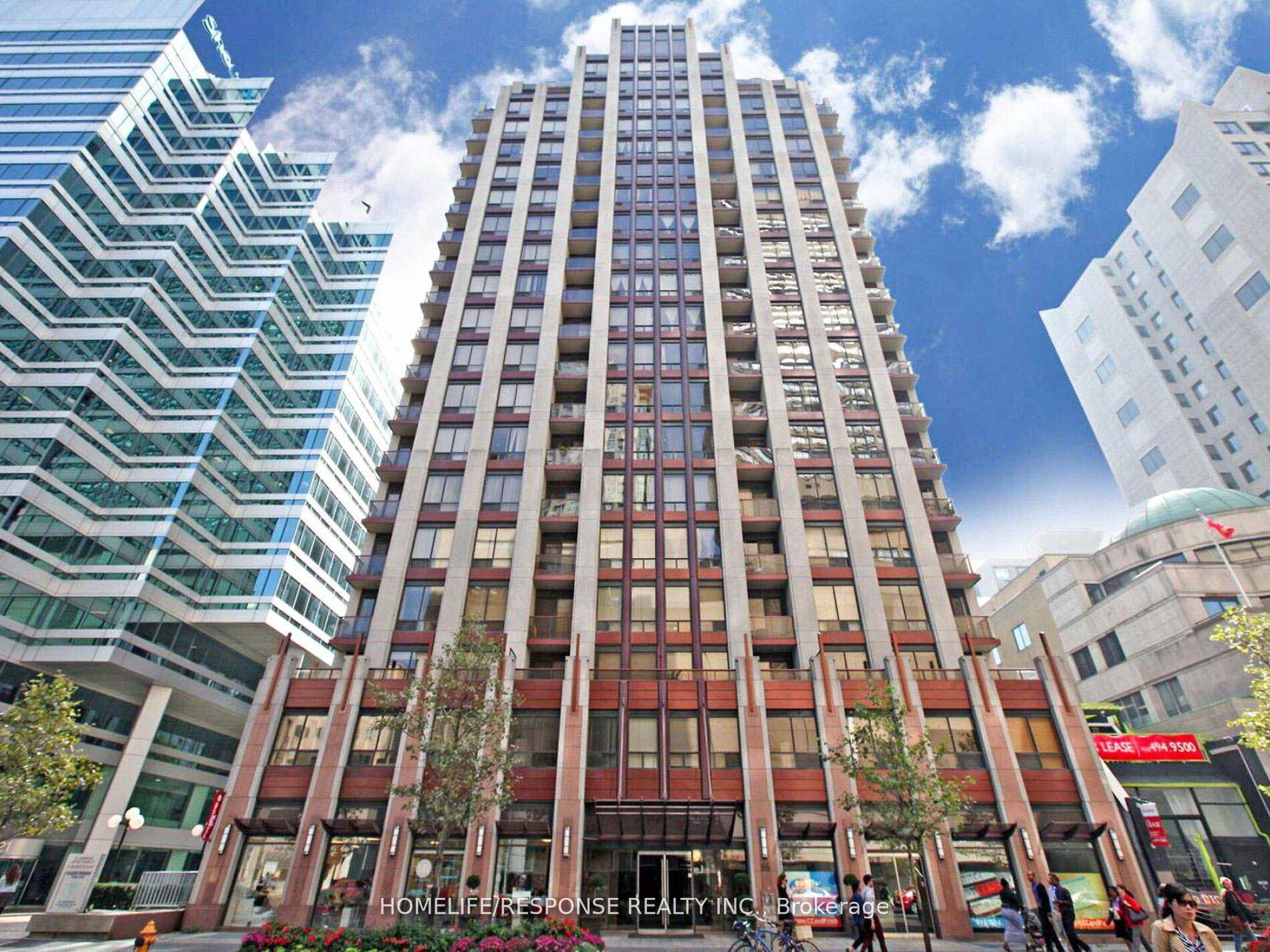 Great location. Right in the heart of the city.