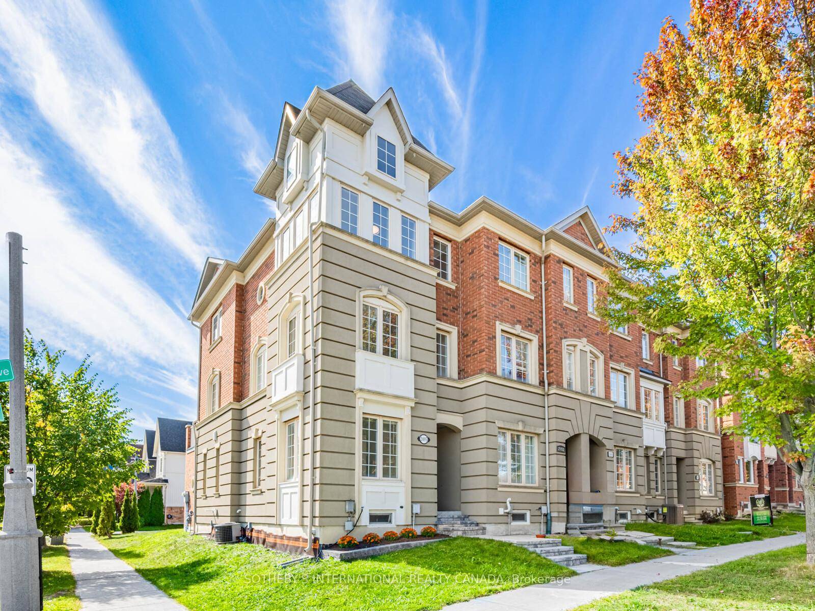 Rare and Stunning Corner Freehold Townhome In Cornell, Best Model on Bur Oak !