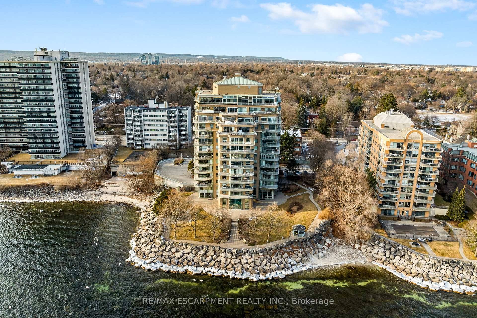 Welcome to 2190 Lakeshore Road, Unit 403, in Beautiful Burlington, Ontario !