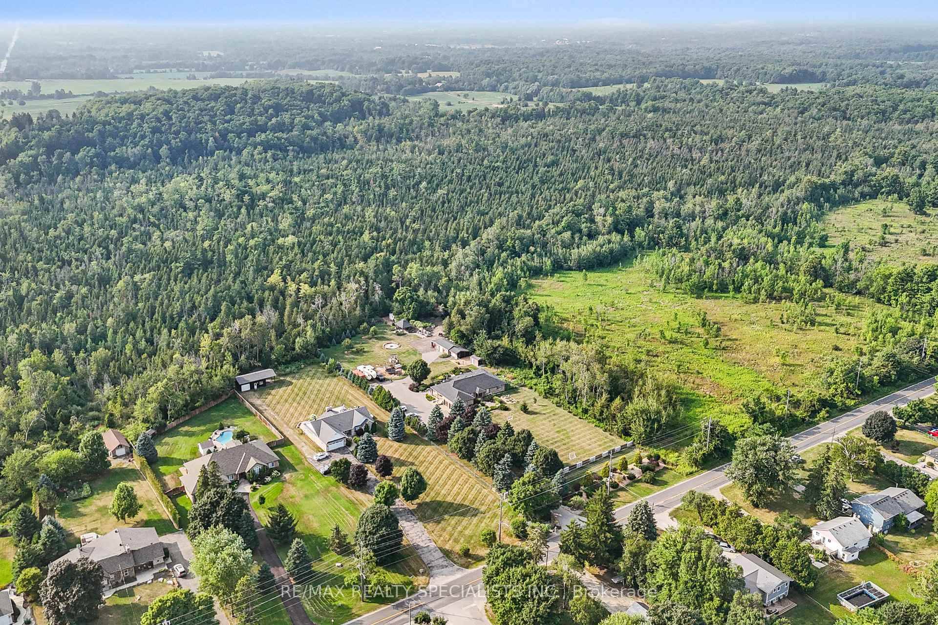 Stunning Property ! Nearly 2 Acres Of Beautifully Landscaped Luxury Living !