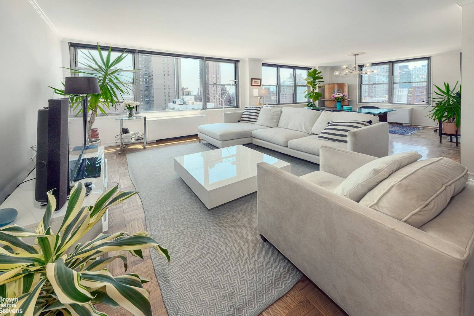 Exceptionally Large 1 bedroom, 1.