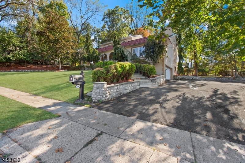 Welcome to Winonah ! Come check out this beautiful Mediterranean style home on the Valley side of the desirable town of Wayne !
