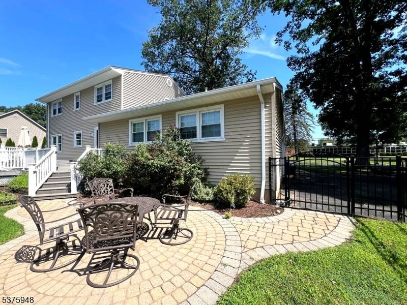 Available to rent August 18 !