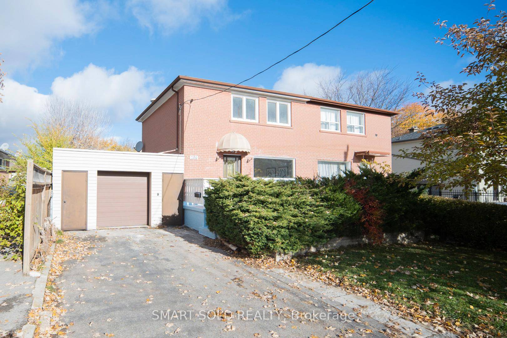 Premium 37. 5 Ft X 100 Ft Lot Features A Renovated Semi Detached Home 1032 sf Per Mpac, Zoned For The Top Ranking Bayview Secondary School And Beverley Acres Public ...