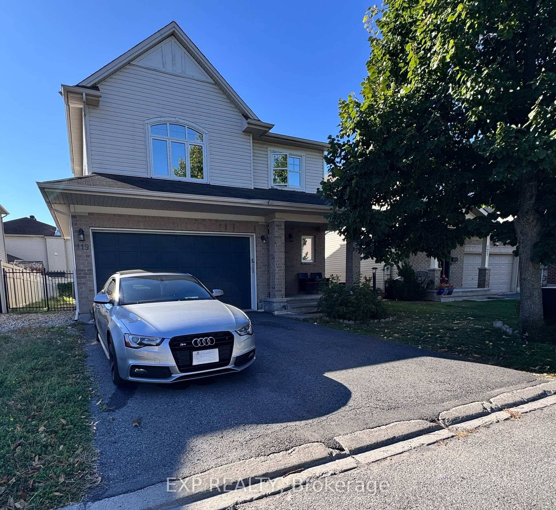 Welcome to this quality built 46 Ft lot, detached Tamarack home offering 4 bedrooms, 4 bathrooms, and a thoughtfully designed layout in one of Barrhaven East's most sought after communities.