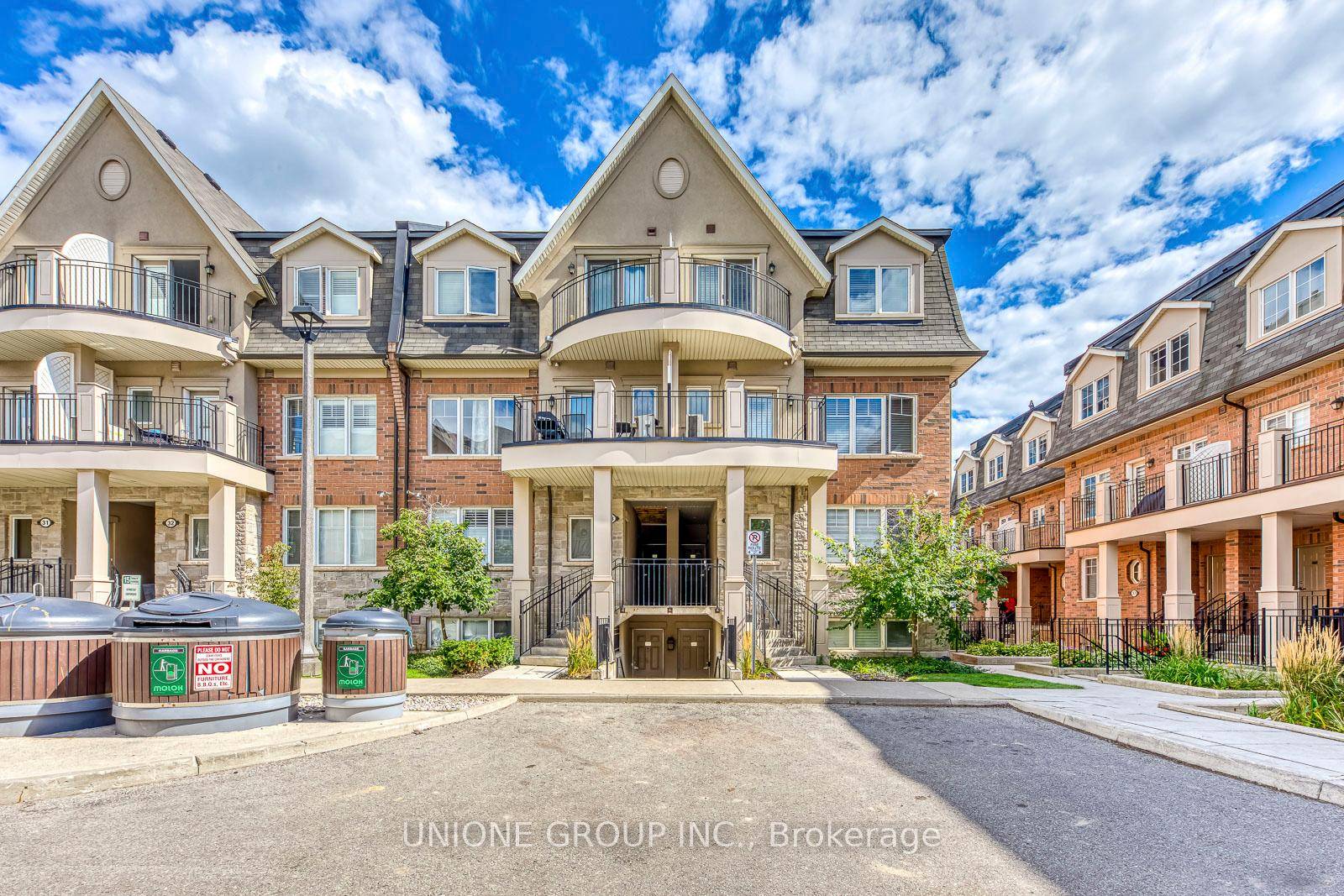 Beautiful Sunny Condo Townhouse !
