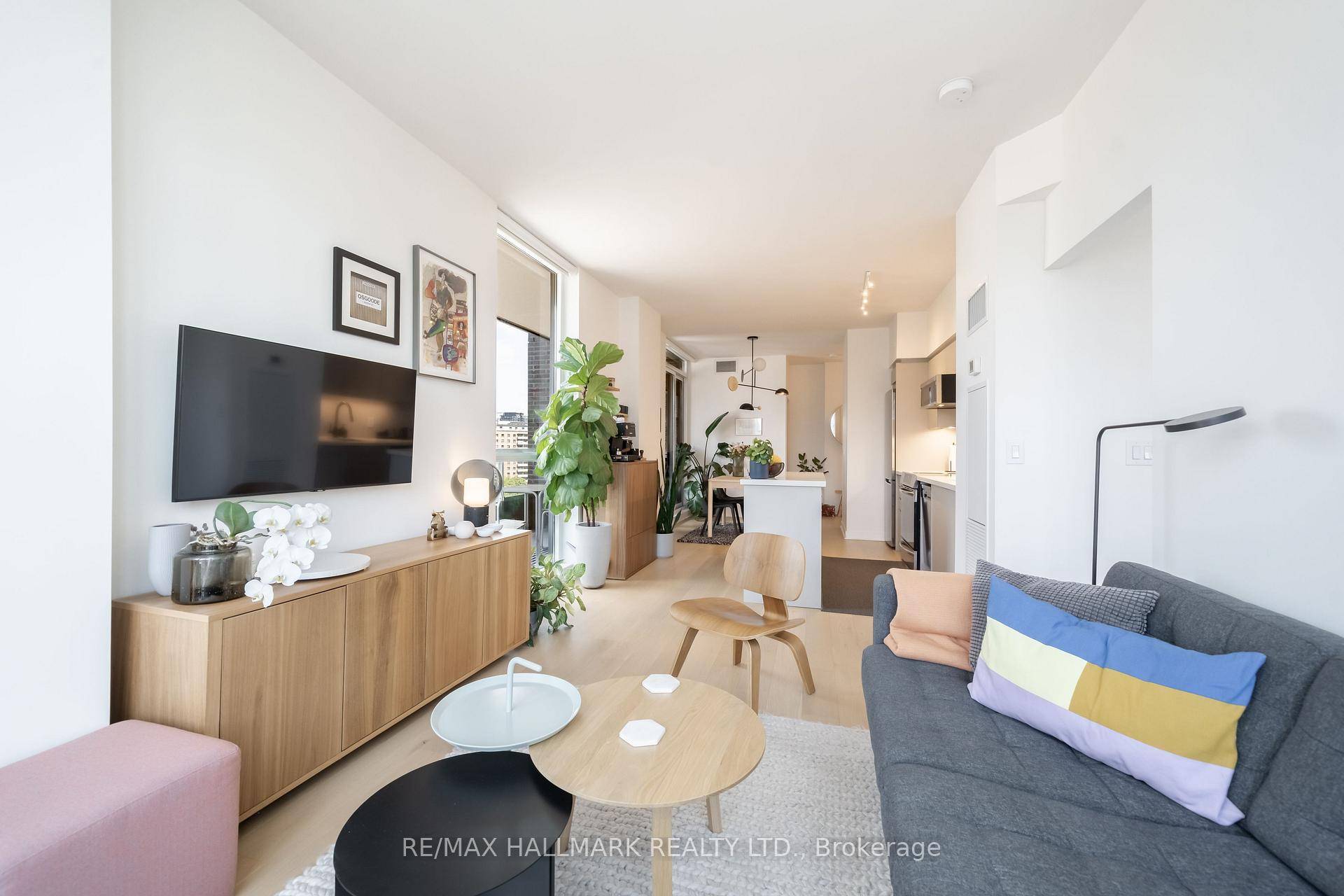 Bright amp ; Spacious 2 Bedroom Corner Condo with City Views Fully Furnished amp ; Move In Ready !