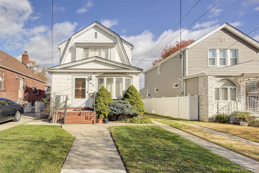 Generously designed for comfort and modern family living, this beautiful two story detached home welcomes you with a spacious and sunlit main floor featuring a large living room, an elegant ...