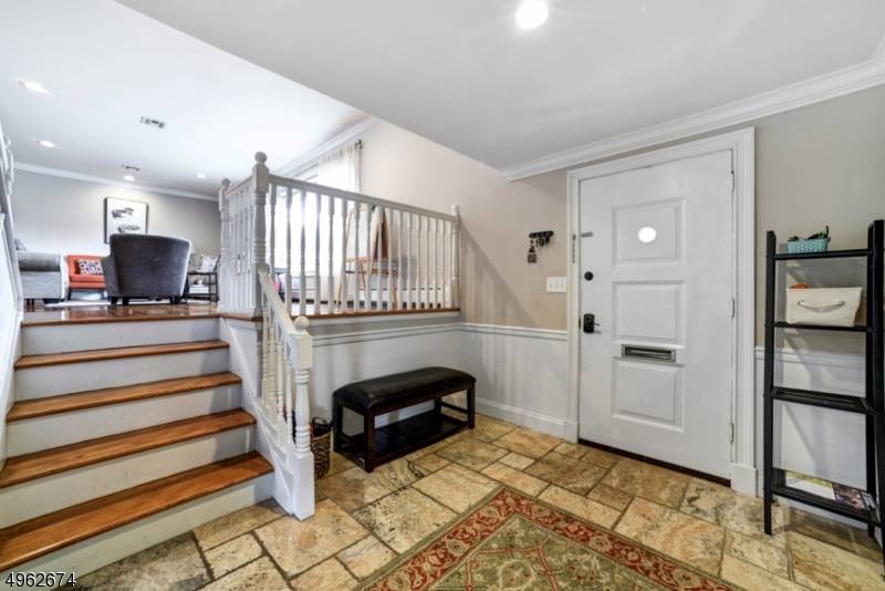 4 BR 2. 5 BATH SPLIT LOCATED ON A DEAD END ST.
