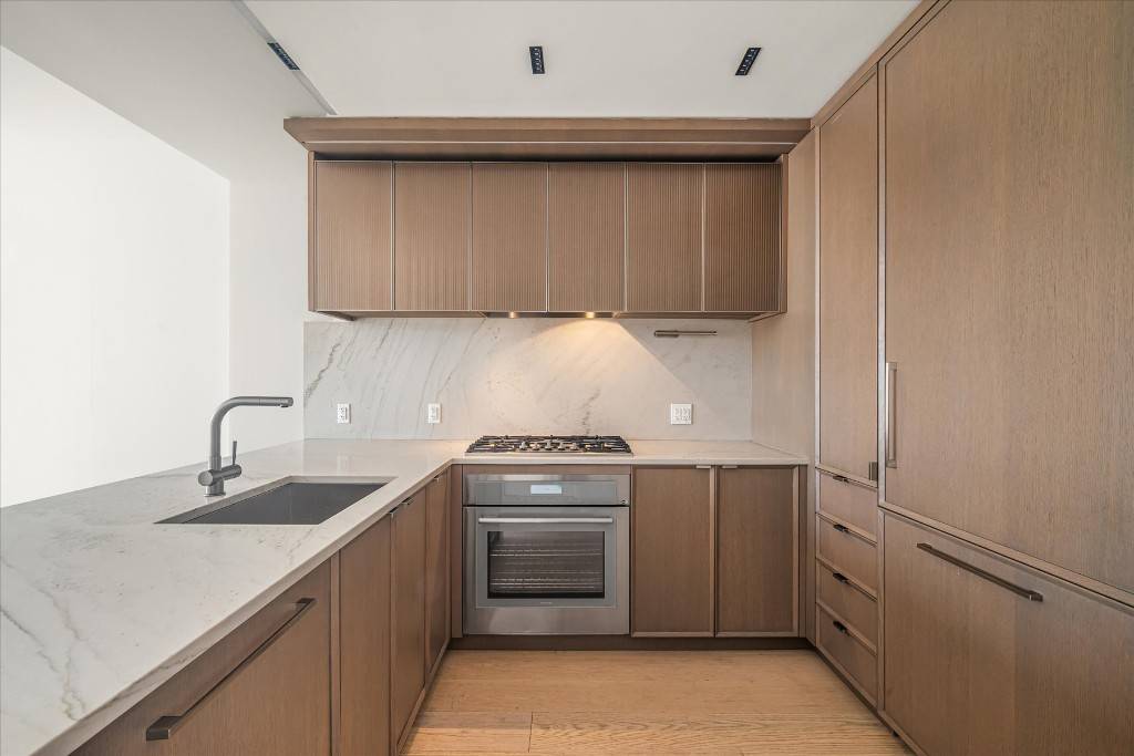 PRIVATE TERRACE, FULL SERVICE BOUTIQUE CONDOMINIUM, ON A TREE LINED STREETLocated on a quiet tree lined block among the brownstones of Boerum Hill, in the new Saint Marks Place condominium ...