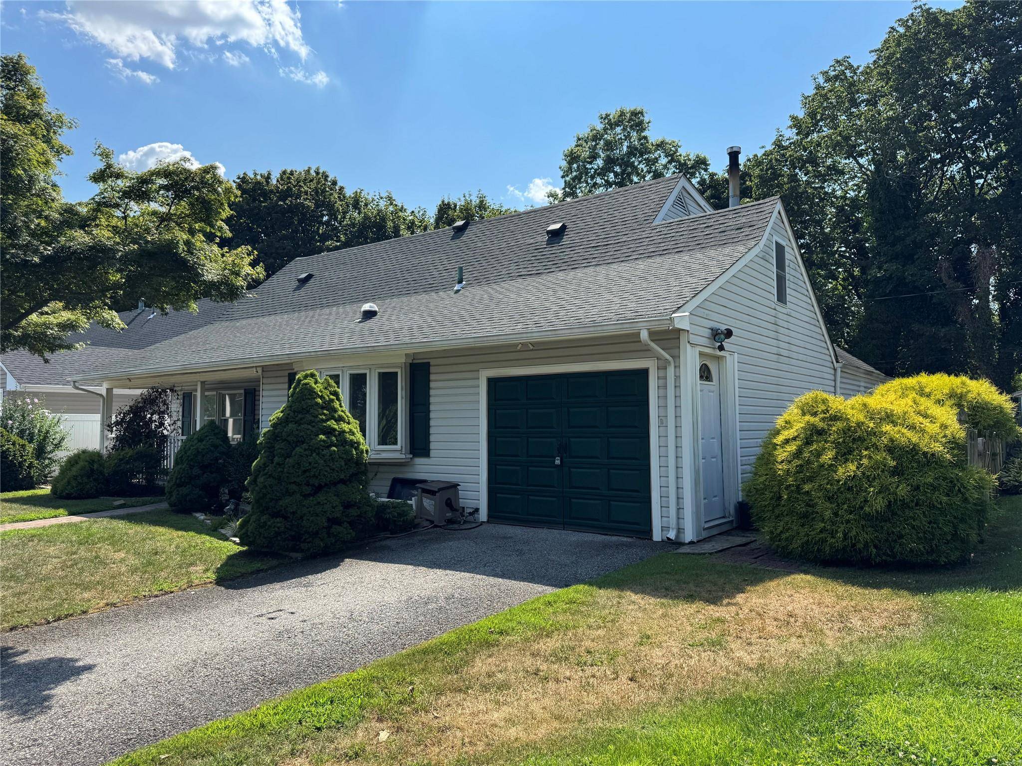 Opportunity knocks ! This spacious 4 bedroom, 3 bathroom home is located in a desirable neighborhood, surrounded by parks, schools, and local amenities.