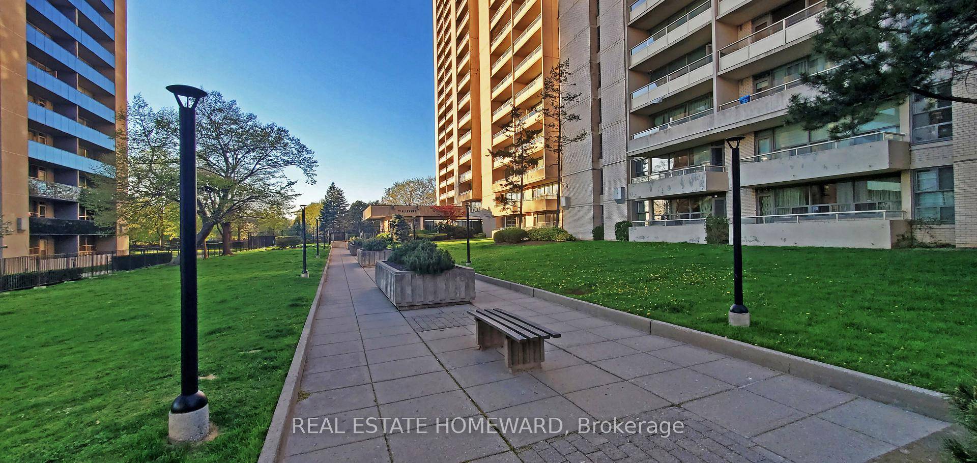 Well maintained building offering a main floor unit with one bedroom and one bathroom.