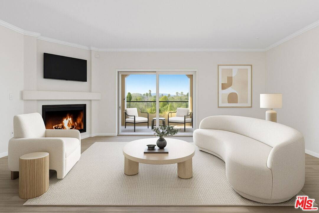 3401 1/2 S Bentley Ave 2BR La