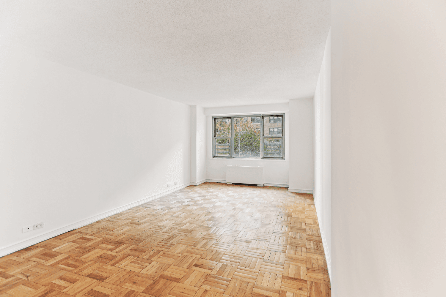 Welcome to Apartment 6X at The Churchill A Bright and Spacious One Bedroom Retreat Whether you're searching for a comfortable primary residence, a smart investment with immediate subletting allowed, or ...