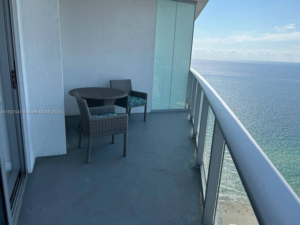 Gorgeous 2 bedroom 2 bath corner unit facing South West with views of the city, intracoastal, beach and more.