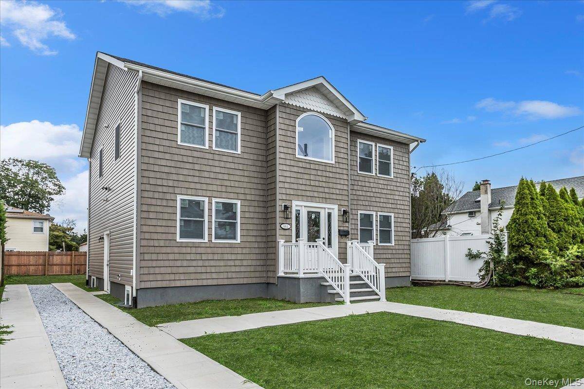 Welcome home to 664 Clinton !