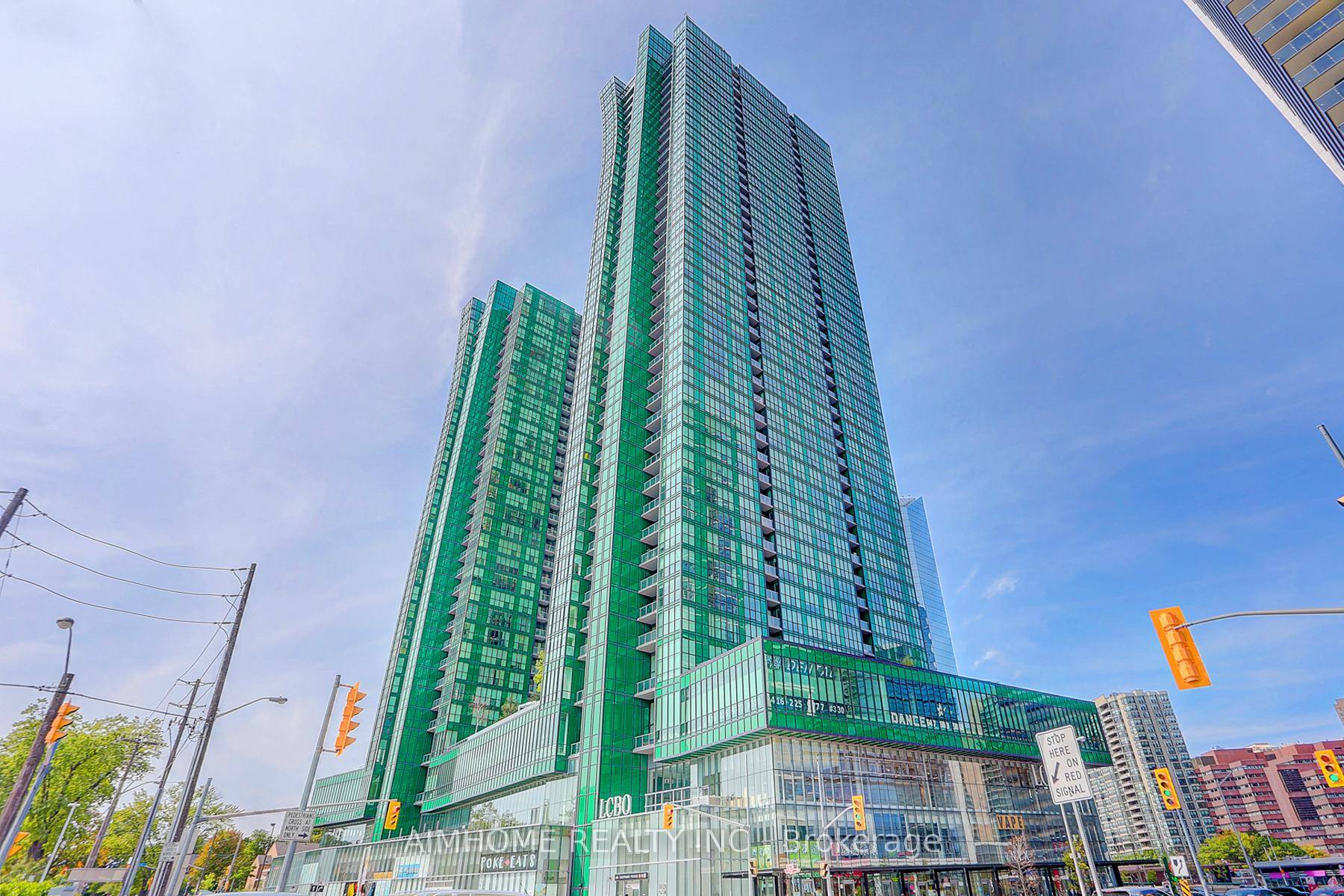 Luxurious Emerald Park Condo On Yonge And Sheppard !