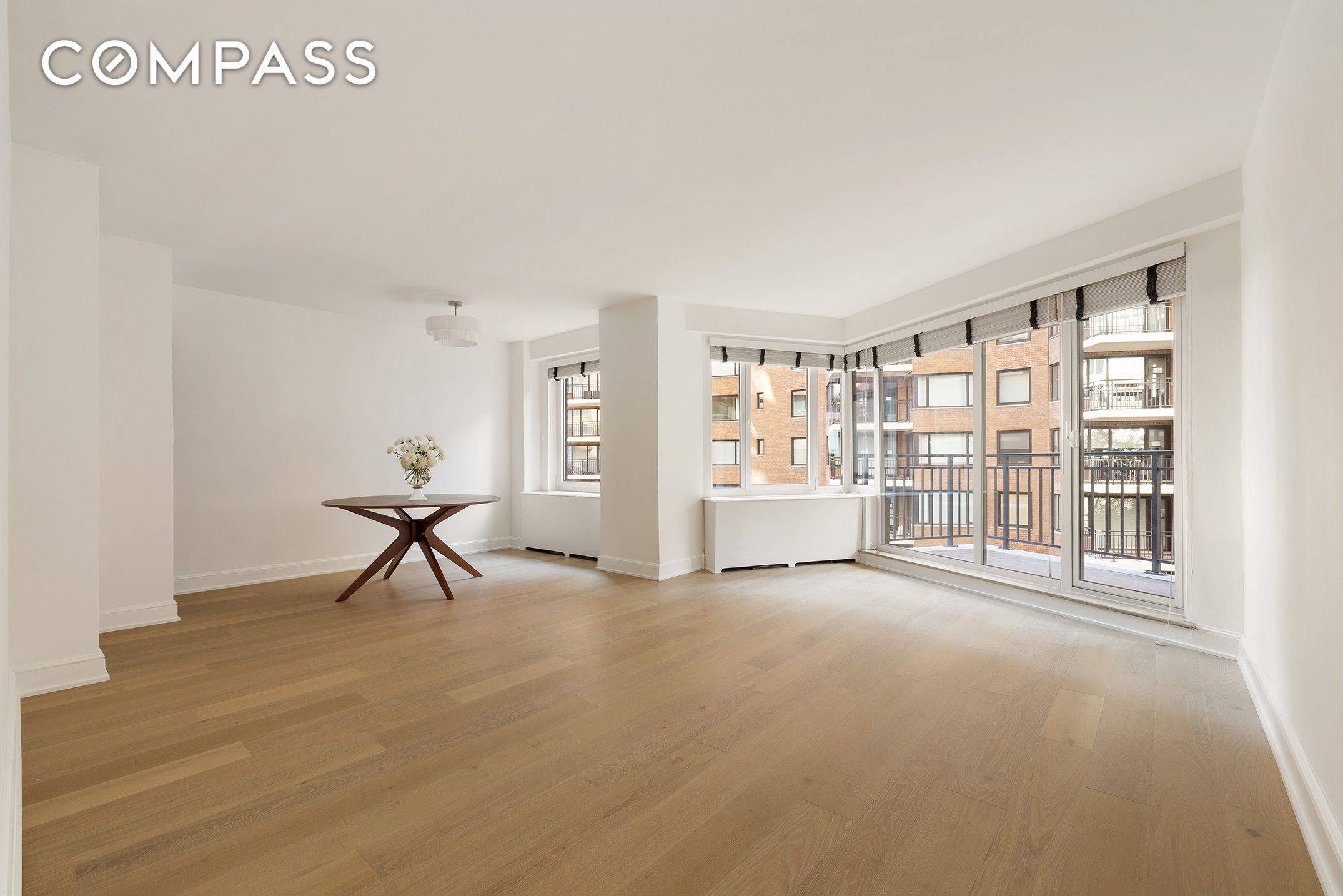 Move in Ready ! The best Junior 4 that is new to market in the building.
