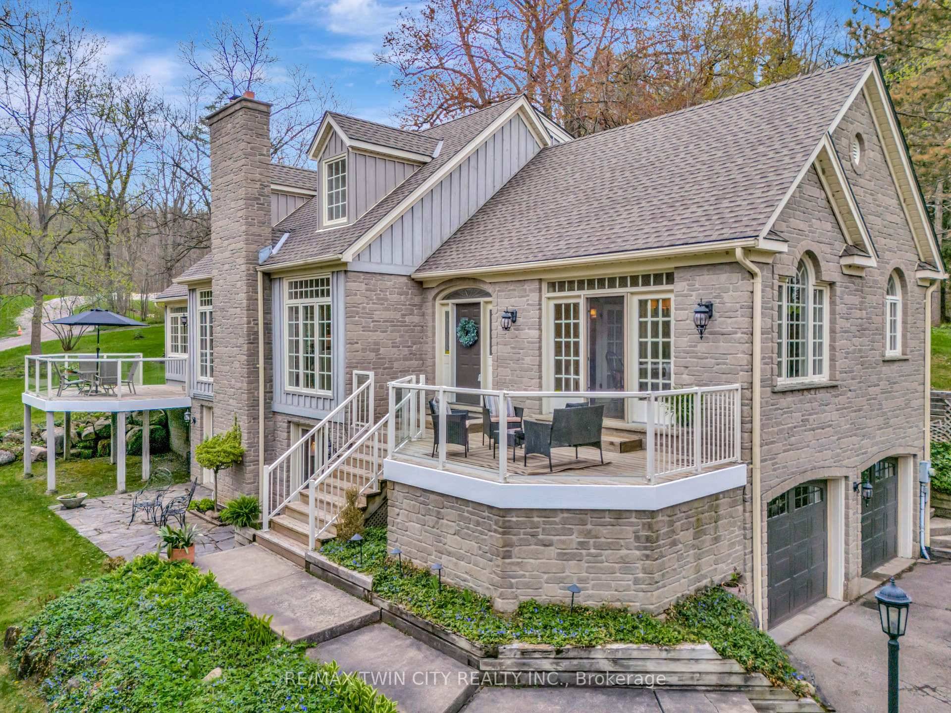 Where Tranquility and Timeless Style Meet !