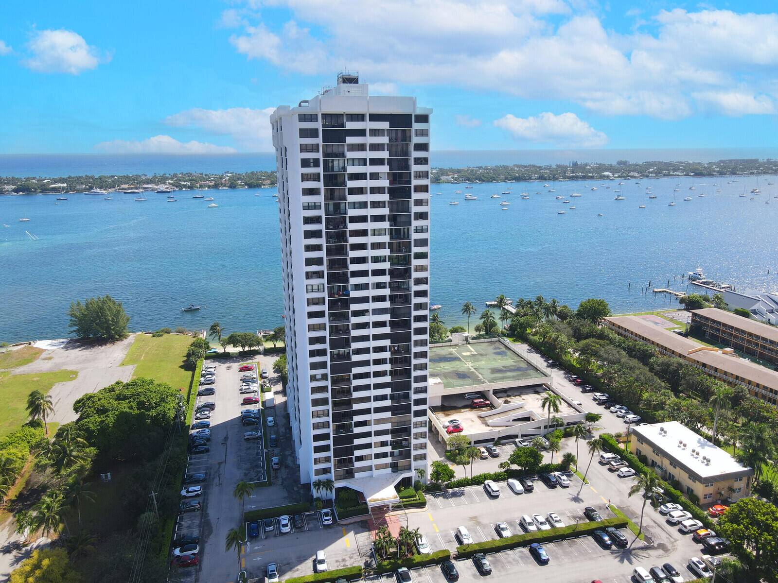 Enjoy stunning Intracoastal, Peanut Island, and Singer Island views from this 3BD 2BA residence at The Palm Beach House.