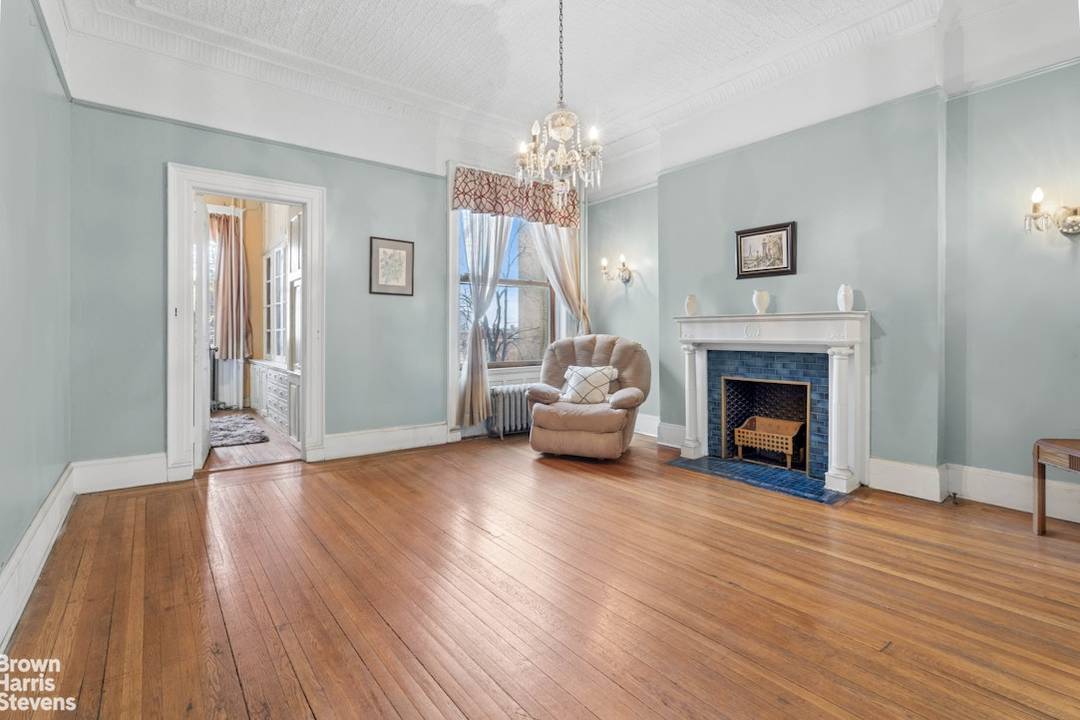 Step into a rare chapter of Manhattan history at 23 Hamilton Terrace.