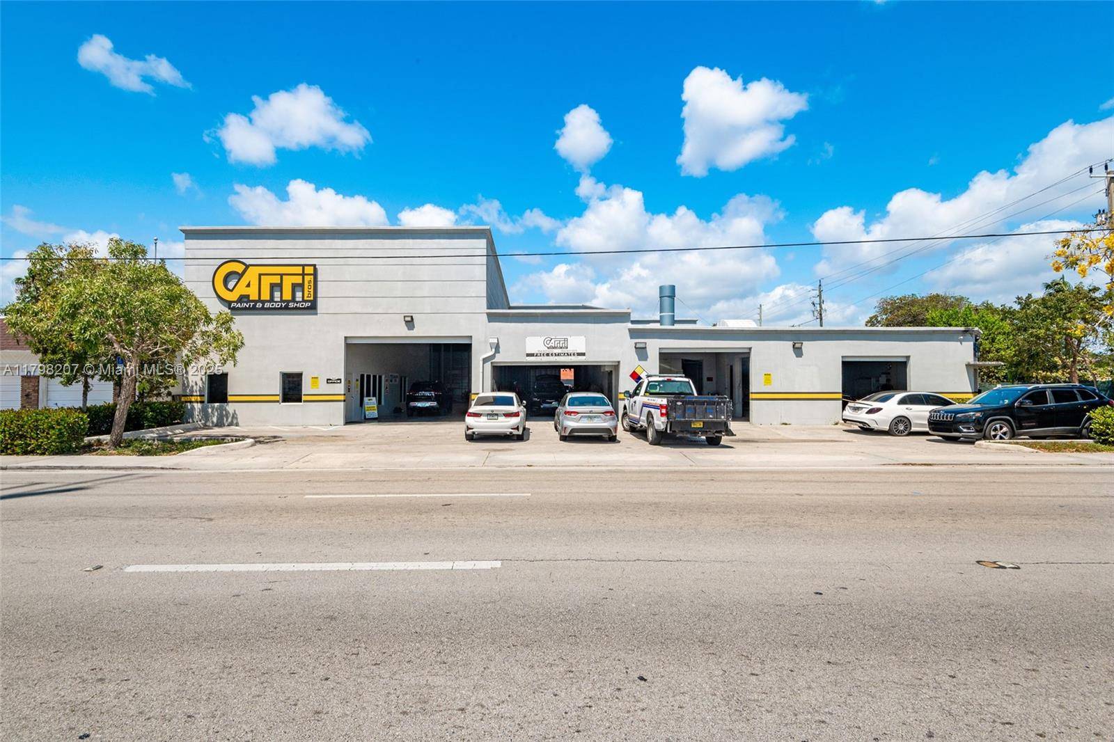 ONE OF A KIND GEM, FREE STANDING HIGH END BODY SHOP WITH OVER 35 YEARS OF GOOD WILL.