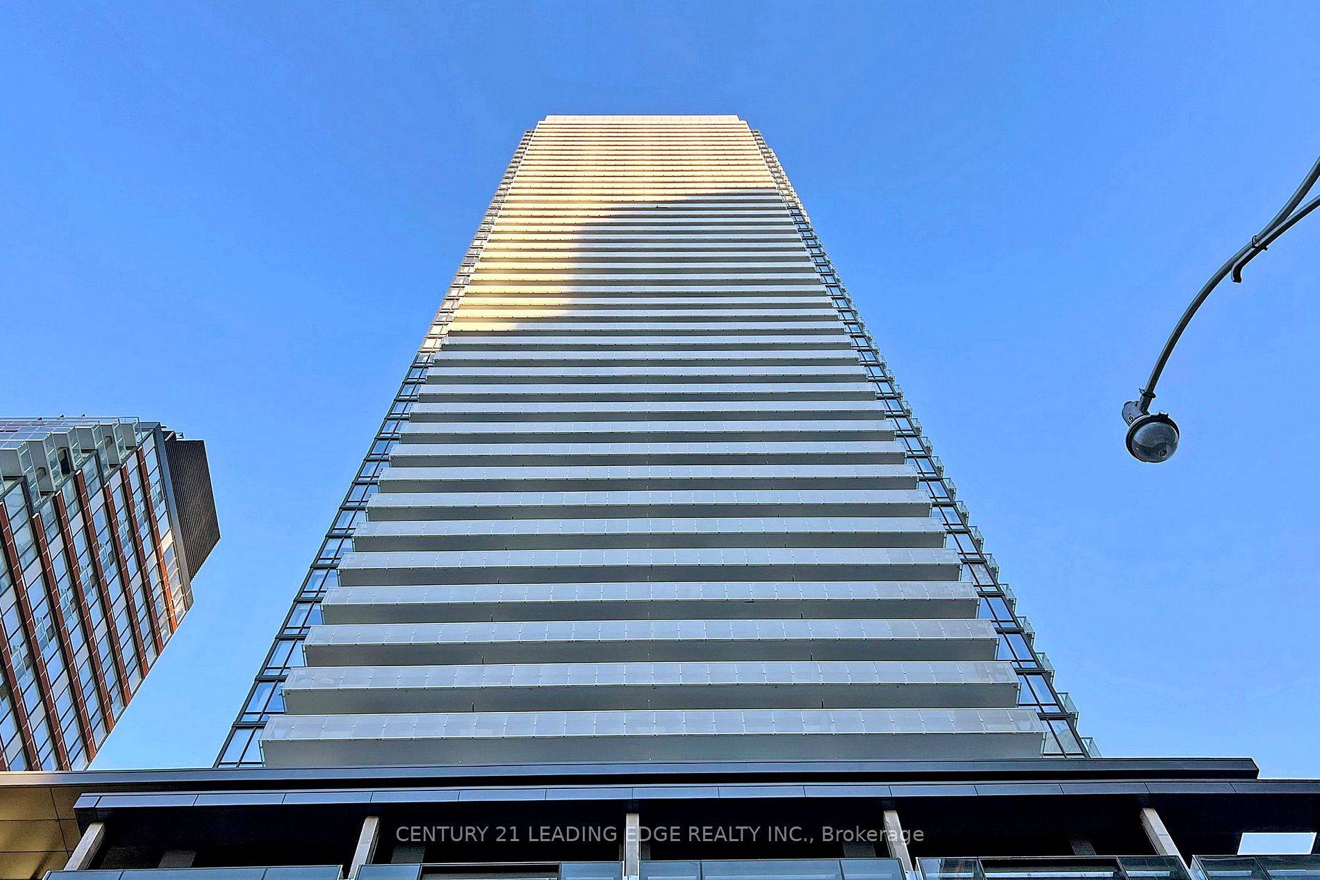 Bright Spacious Studio Unit In Teahouse Condos.