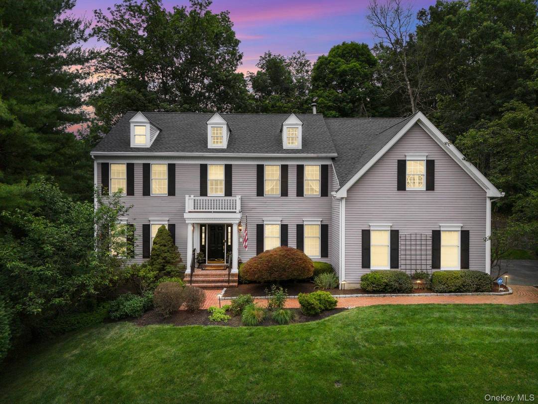 Stunning Somers Chase colonial on a cul de sac that offers an uncompromising lifestyle.