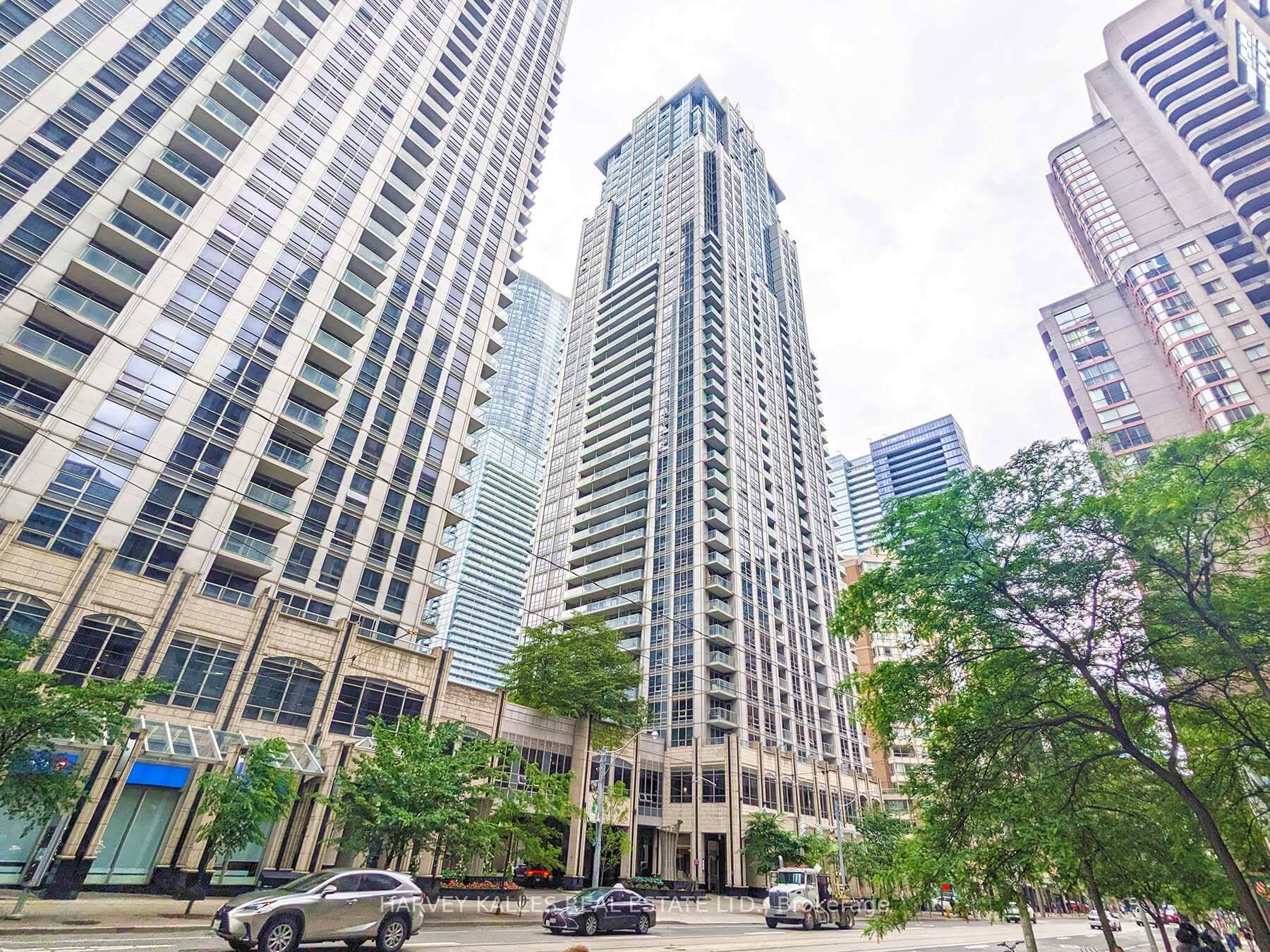 Stunning Corner Unit in Prestigious College Park Residences.