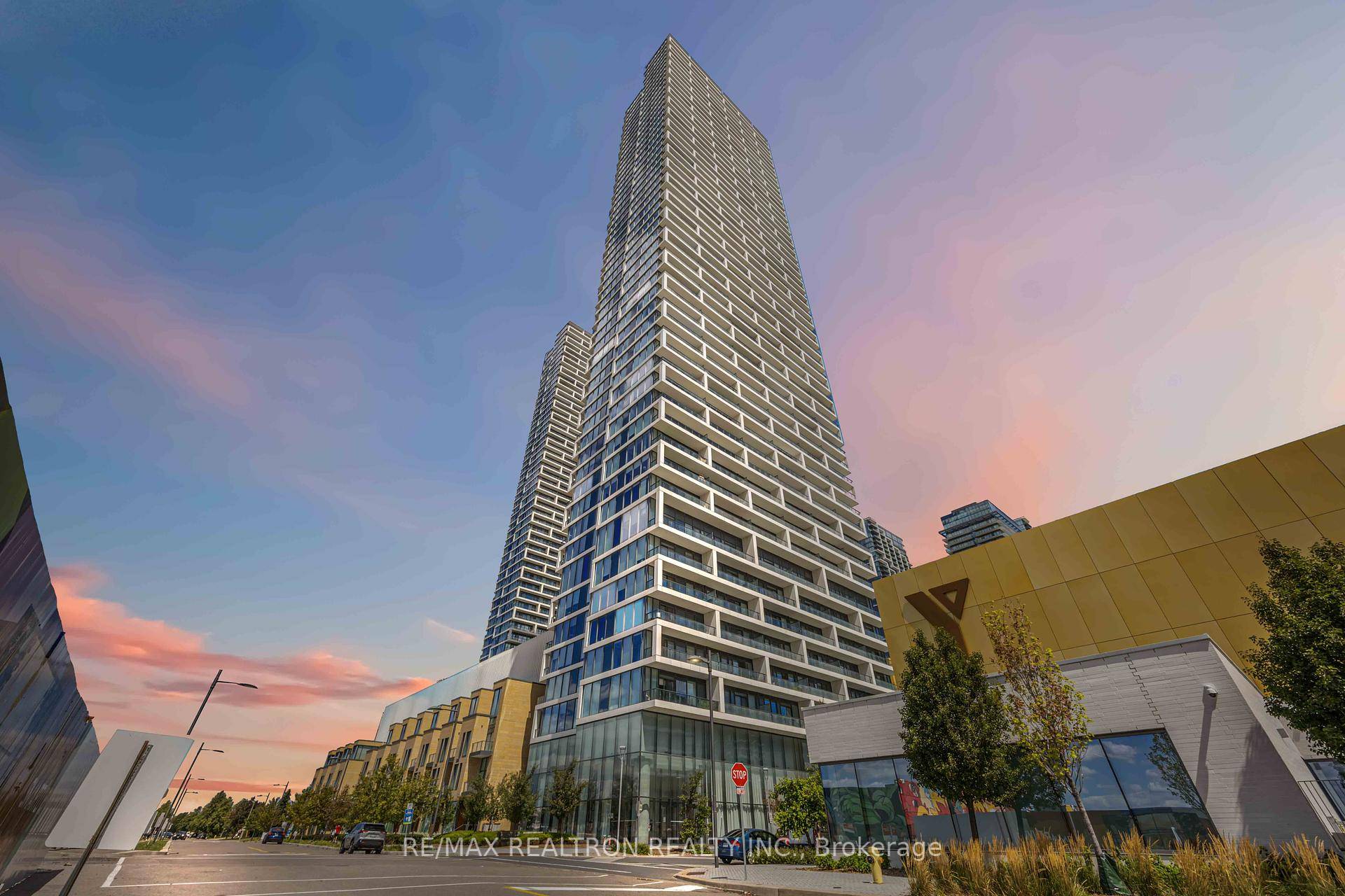 Welcome to the heart of Vaughan Metropolitan Centre !