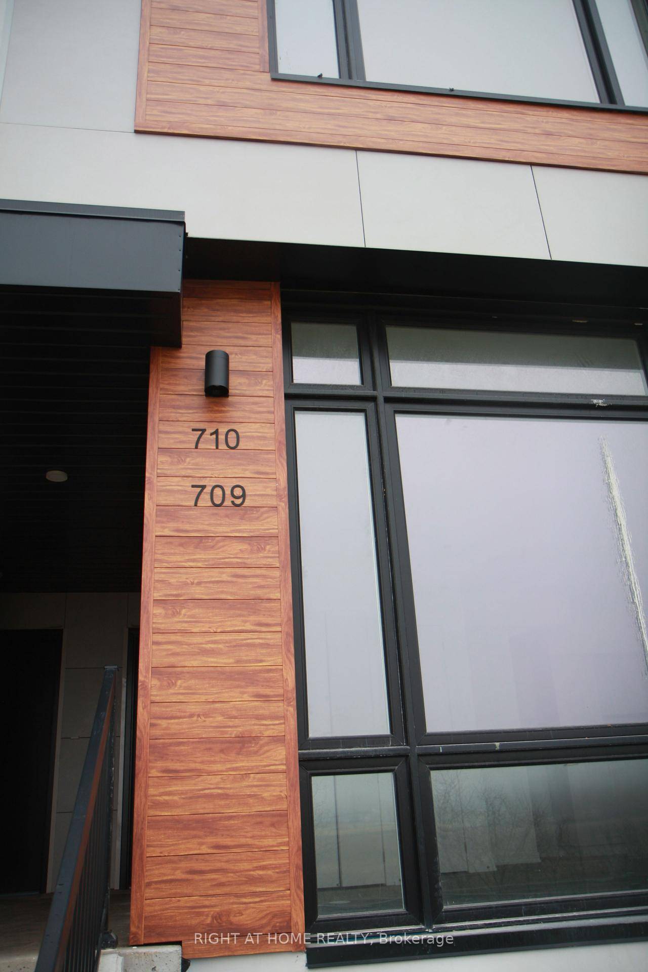 A New end unit, bright amp ; specious townhouse in the prestigious Richmond hill location.