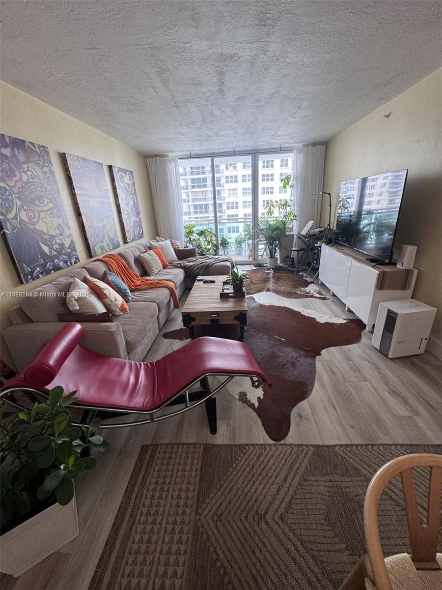 Resort Style Living ! ! !