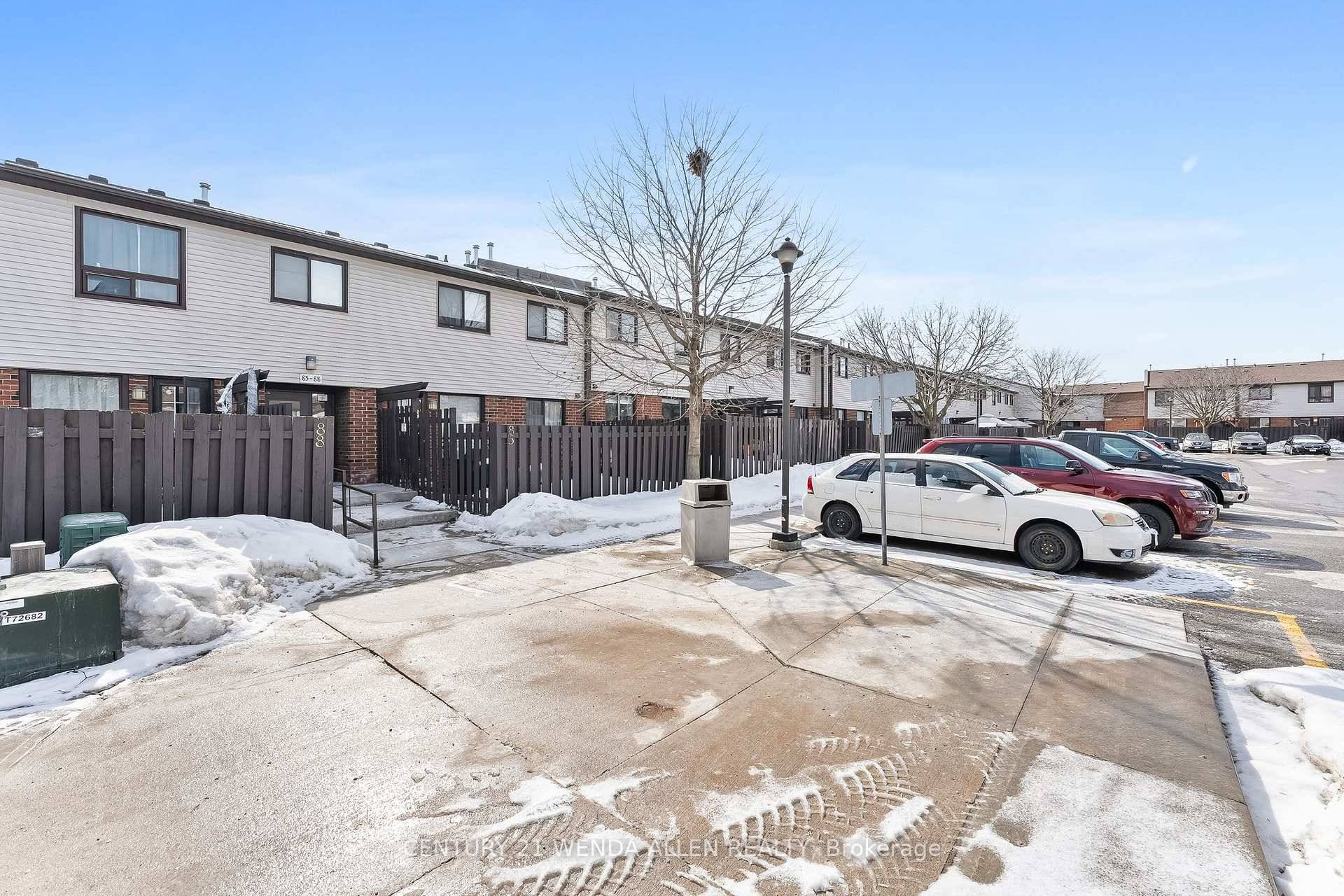 Best Priced Townhouse in Oshawa.