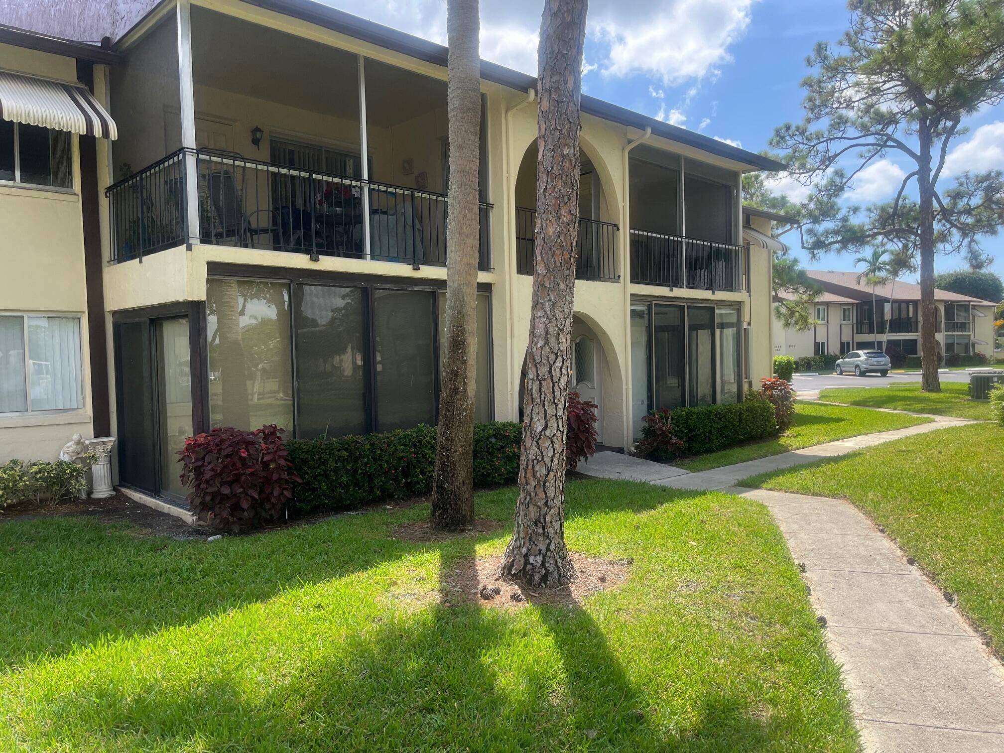 Welcome home to the beautiful La Pinata condo community.