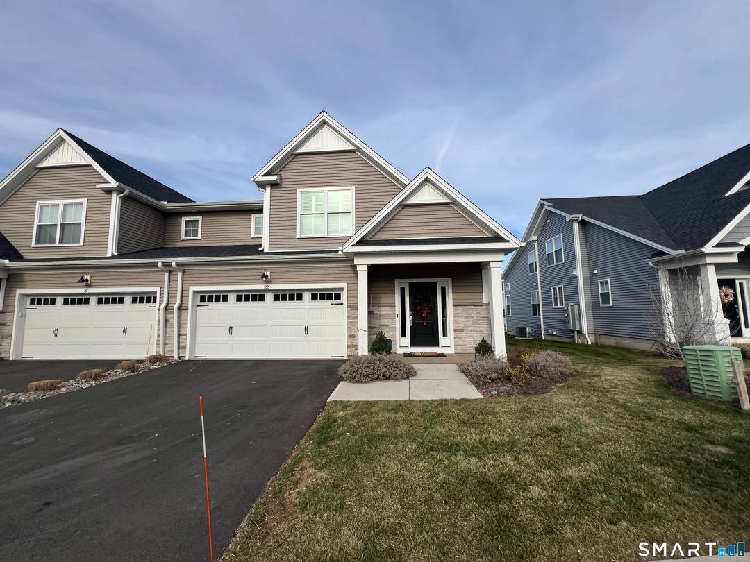 Come enjoy nearly new construction at The Reserve at Stonebridge.