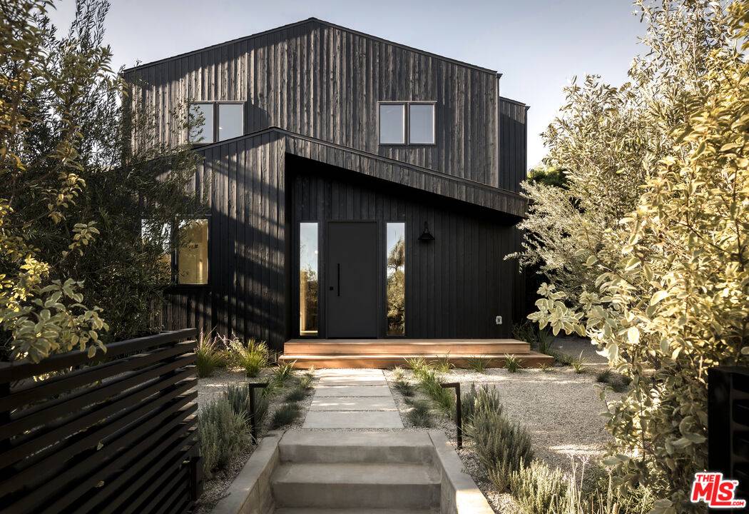 709   Vernon Ave 4BR Marina Del Rey La