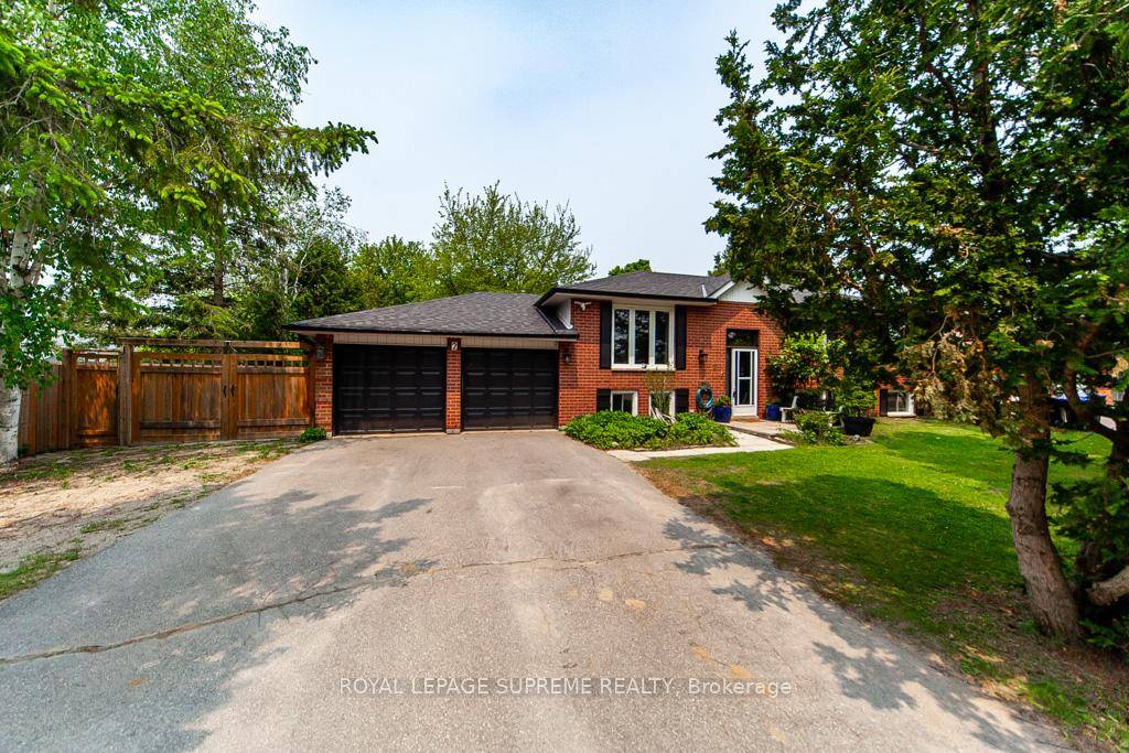 Beautifully Renovated Bungalow on a Premium Lot !