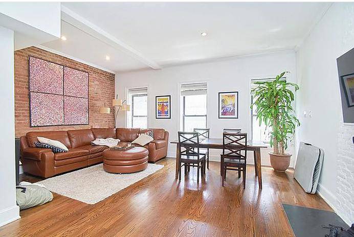 Full Floor 2 Bedroom Flatiron BrownstoneAvailable July 3rd APARTMENT FEATURES Private, Full Floor HomeCondo Quality Renovations amp ; FixturesIn Unit Washer Dryer2 Split Bedrooms2 Marble BathroomsFormal Dining AreaMaster En Suite ...