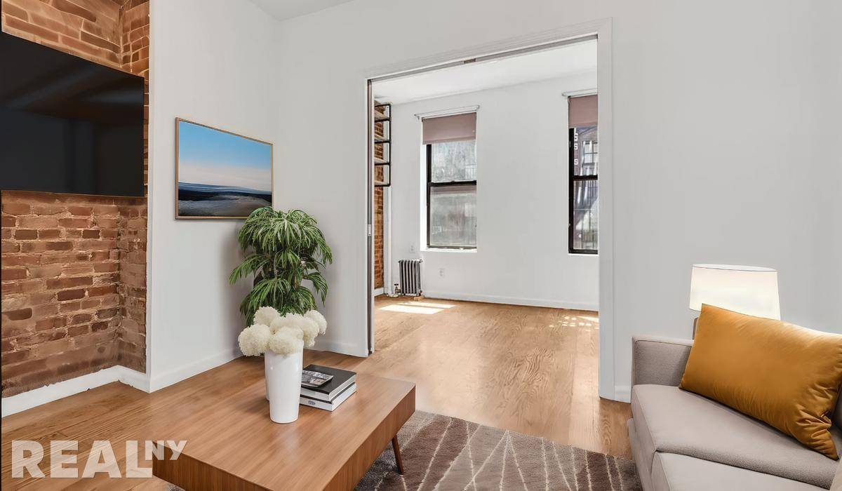 Welcome to 130 Allen St 11 !