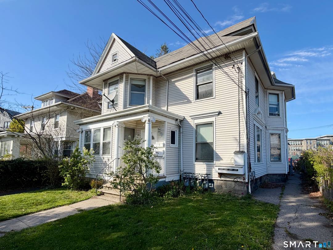 Positioned in the vibrant West End neighborhood of Bridgeport, 110 Coleman Street presents an exceptional opportunity for both investors and owner occupants alike.