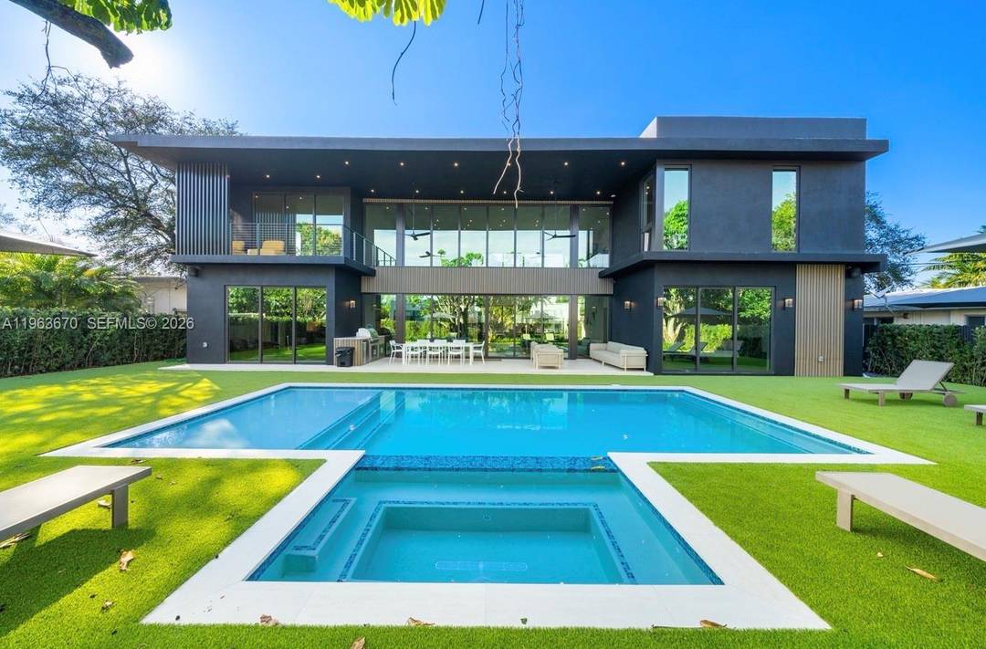 A brand new, modern masterpiece featuring eight spacious bedrooms, each with its own luxurious en suite bathroom.