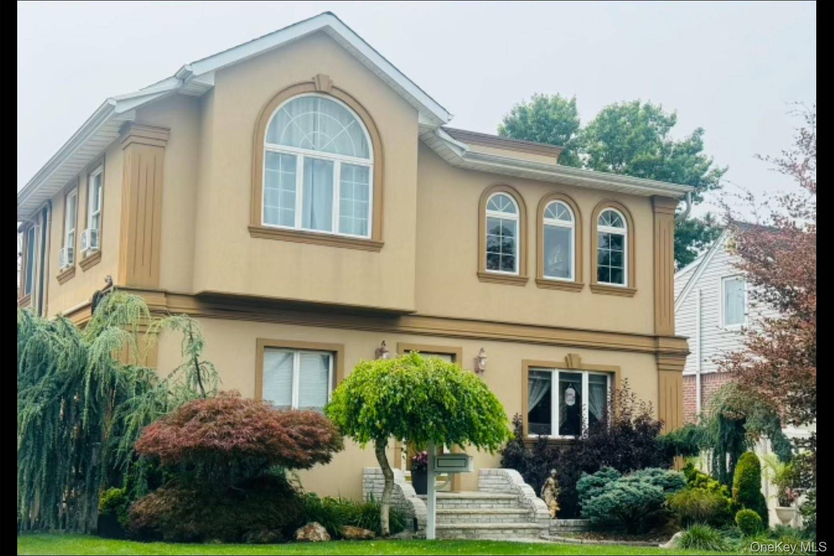 Gorgeous home with 3 full baths 2nd floor bath has jacuzzi, sink, toilet amp ; sep.
