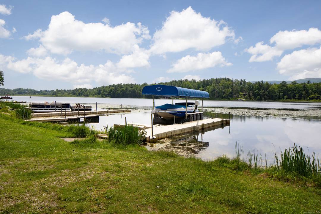 Lake Access, 3 acres, Inground Pool, and room for expansion !