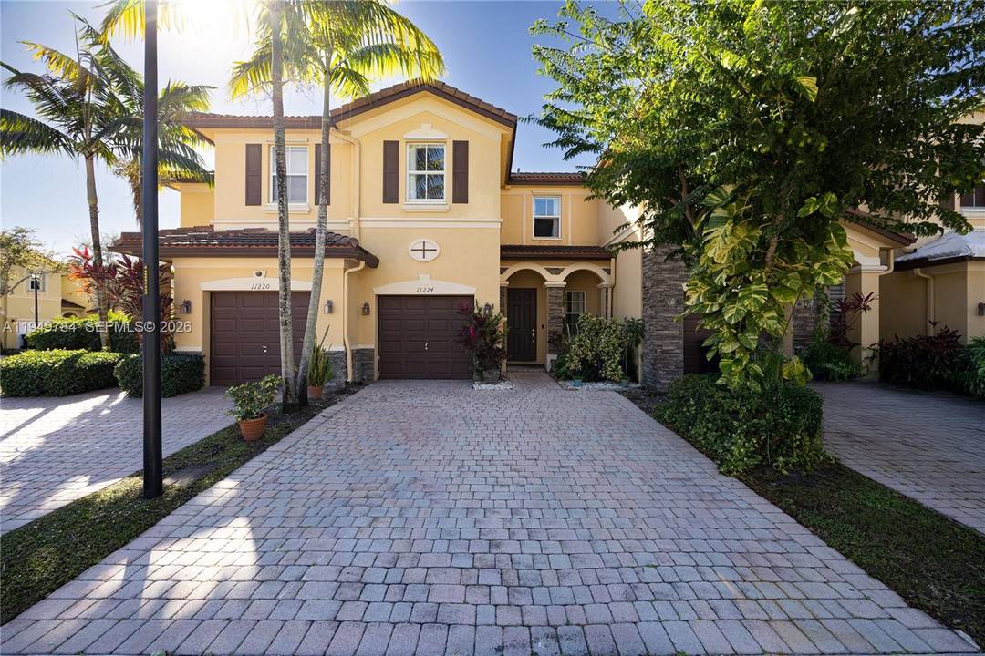 Beautiful and well maintained 3 bedroom, 2.